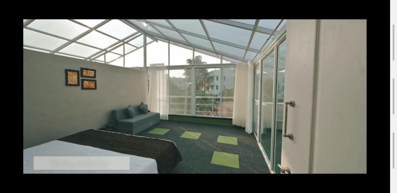The Retreat-Glasshouse Bungalow 伊加特普里 外观 照片
