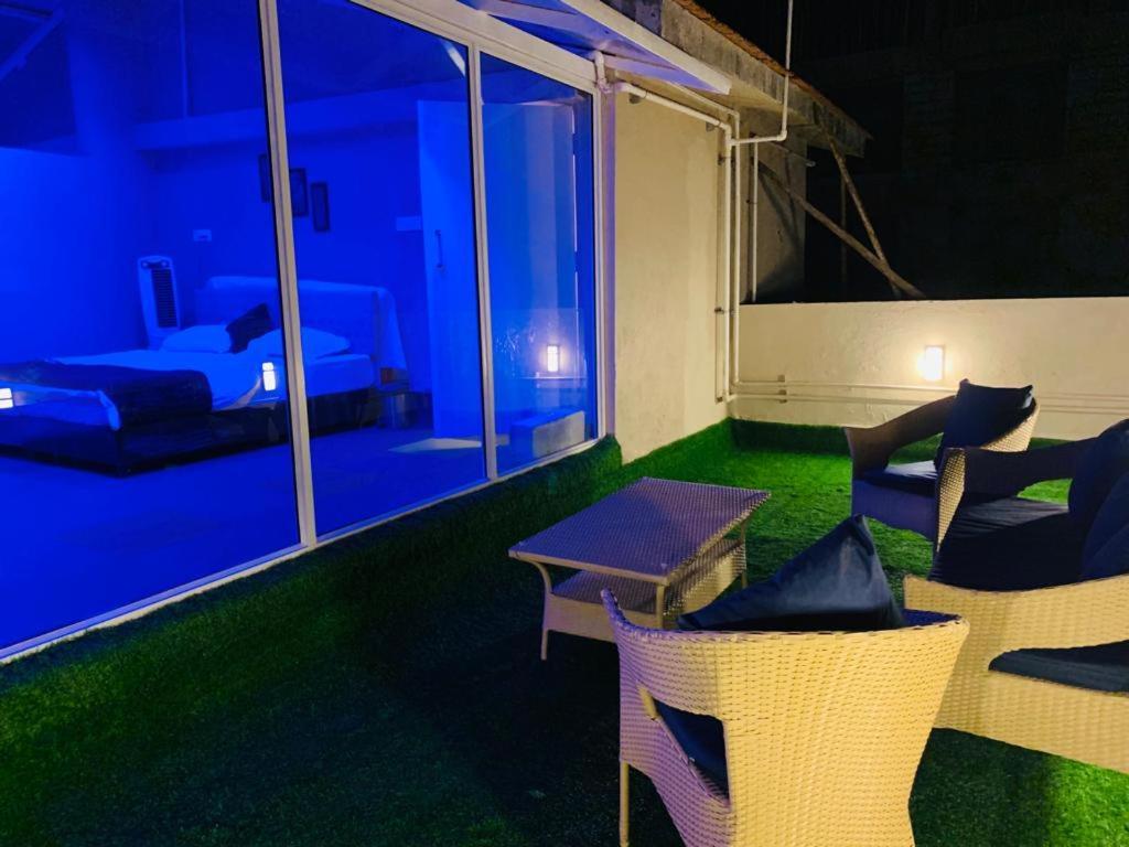 The Retreat-Glasshouse Bungalow 伊加特普里 外观 照片